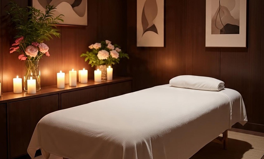 Image 2: Masaje relajante en pareja o a cuatro manos con duración a elegir