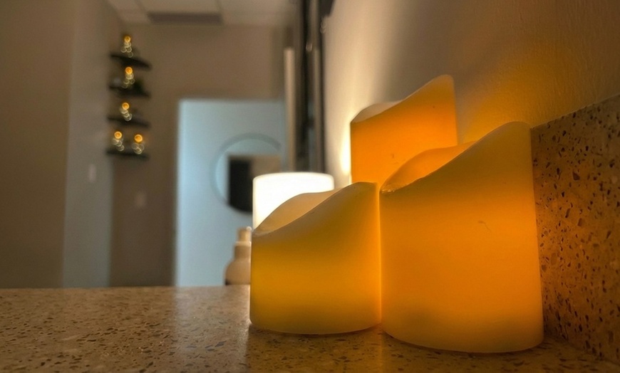 Image 6: Relax with a 60- or 90-Minute Swedish or Deep Tissue Massage