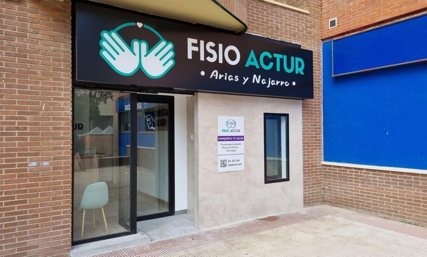 Image 6: Sesión de fisoterapia con diagnóstico y valoración previa para 1