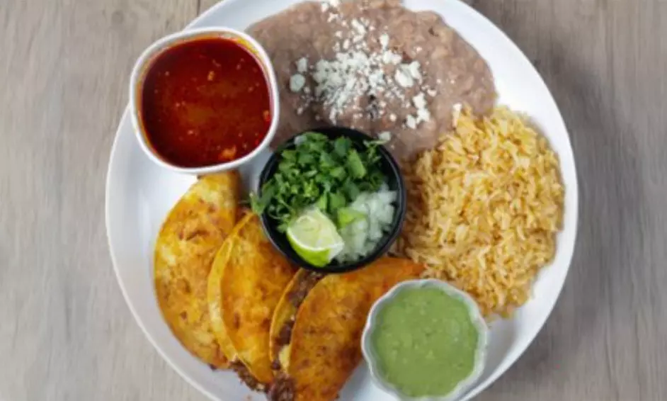 Mexican Meals with Starters Mains and Drinks for One Two or Four