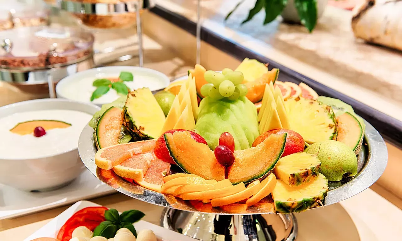 Kulinarischer Start in den Tag: Frühstücksbuffet mit einem Glas Sekt – ideal für Zwei oder Vier (bis 34% sparen) - Primary Image