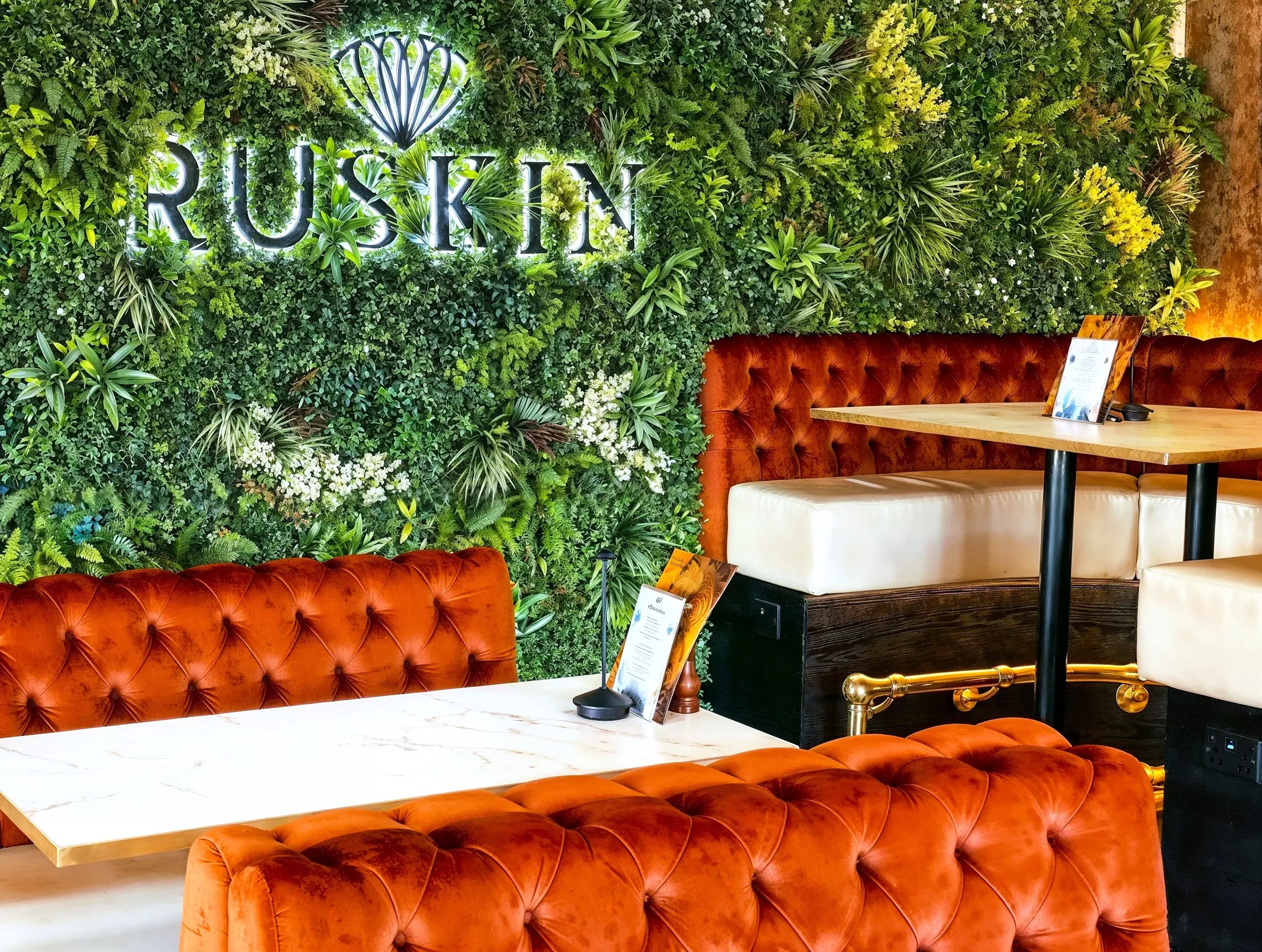 Premium Sunday Roast with Side & Wine, Beer or Soft Drink