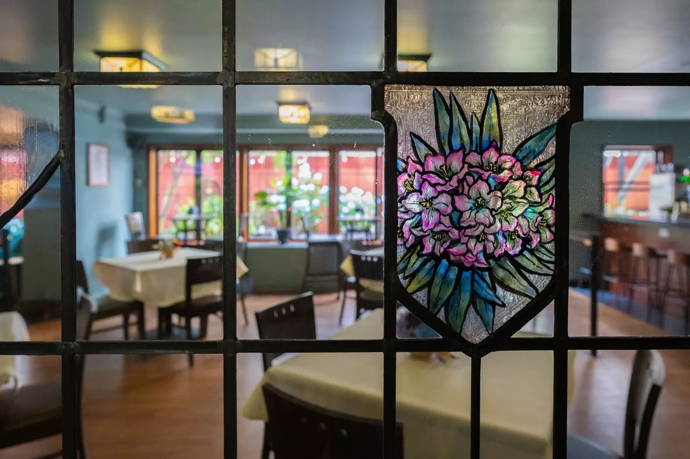 Classic Comfort and Skyline Views in Seattle's First Hill District
