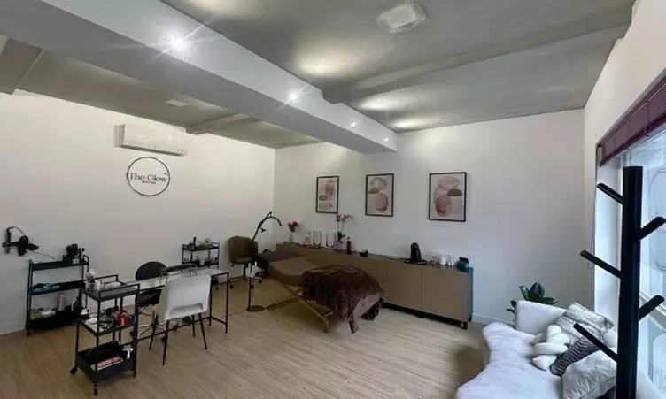 Jusqu'à 25% de remise sur Massage - Californien chez The Glow Beauty Bar WETTOLSHEIM - Image 3