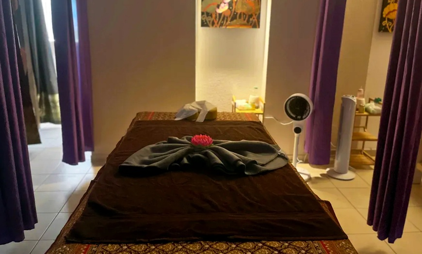Image 2: 60 - 90 Min. Hot-Stone-Massage oder All-in-One-Massage für 1 Person