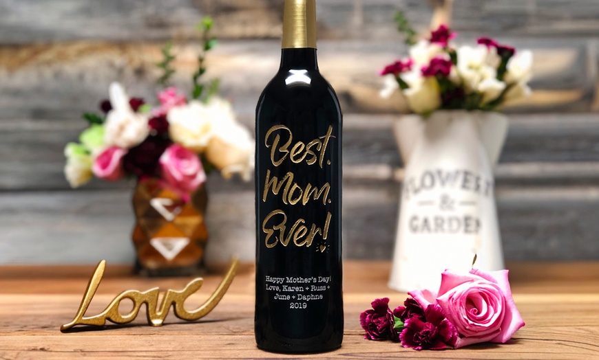 Image 7: Mother's Day Personalized Wine Gift: Custom Etched Wine Bottles & Gift Sets from Etchedwine