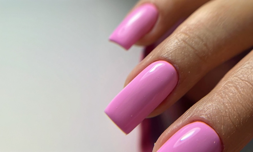 Image 10: Manicure en/of pedicure, zo uitgebreid als jij wil