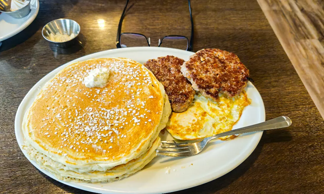 Enjoy American Classics with $15 Value at Barrington, Valid Mon-Fri