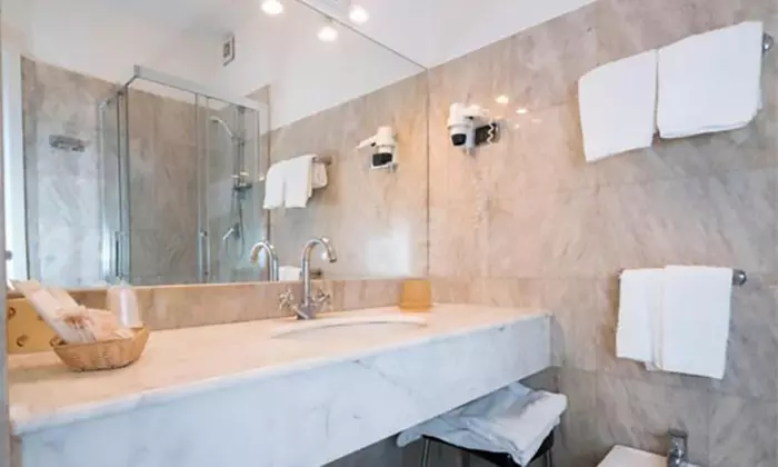 Fiuggi 4*: camera Superior con colazione, mezza pensione e Spa