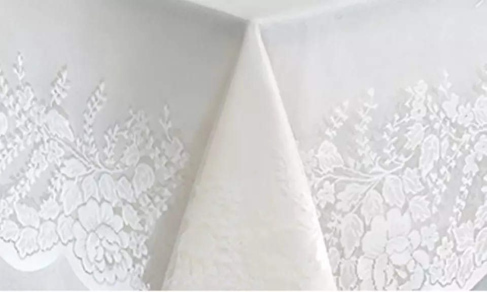 Lot nappe et surnappe en dentelle