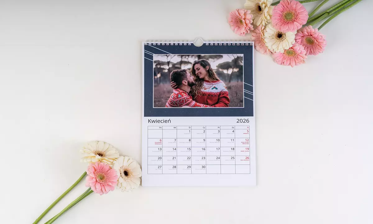 Personalizowane kalendarze biurkowe i ścienne z własnymi zdjęciami