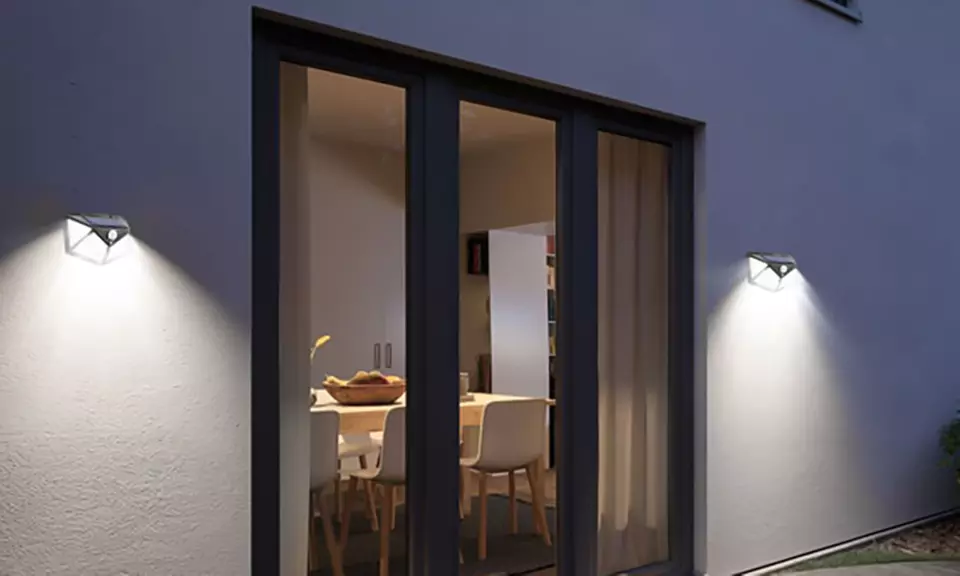 Lámpara LED con carga solar, resistente al agua y sin cableado - Primary Image