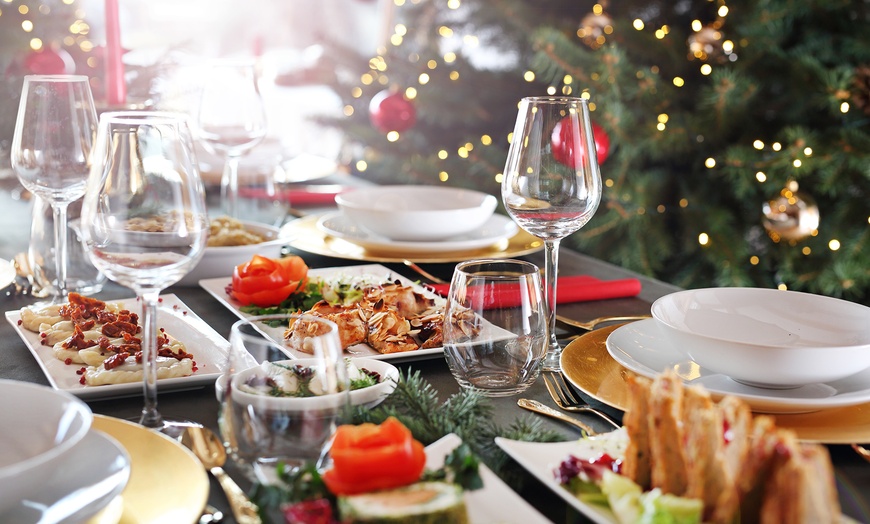 Image 3: 5* New Year’s Eve Dinner with Beverages for a Child or Adults
