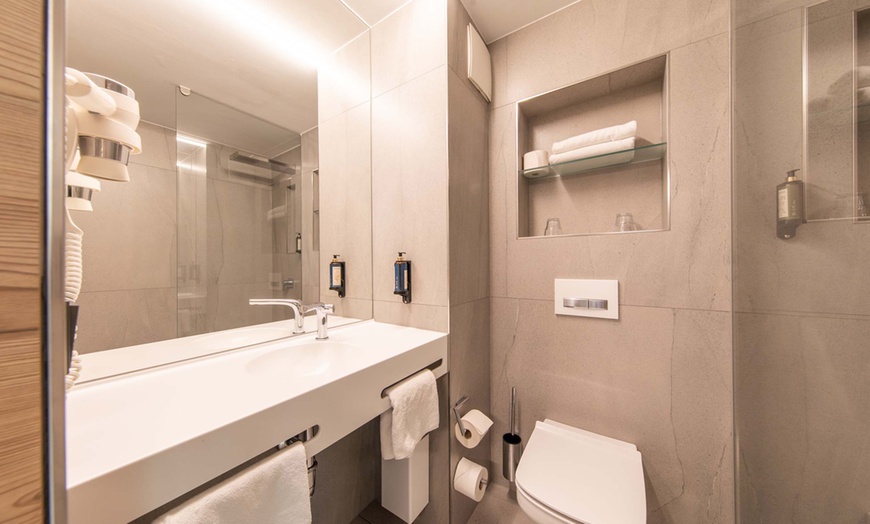 Image 13: Jena: Doppelzimmer mit All Inclusive und Badminton