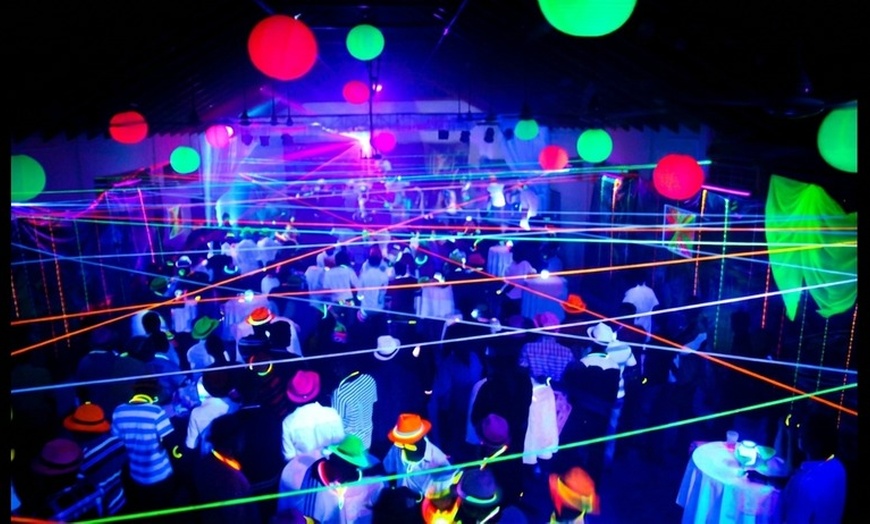 Image 5: Roller Skating, Food & Drinks – 180 Rodeo Rink and Lounge