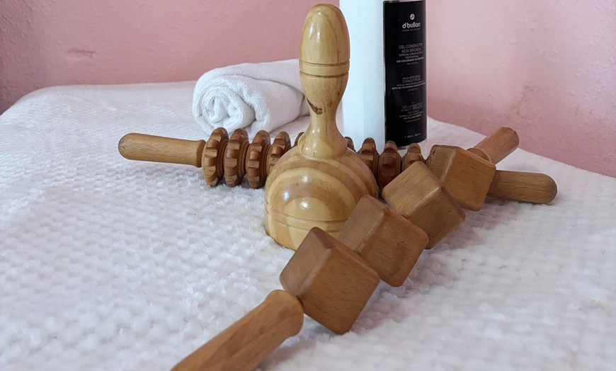 Image 2: Hasta 6 sesiones de maderoterapia y drenaje linfático efecto reductor