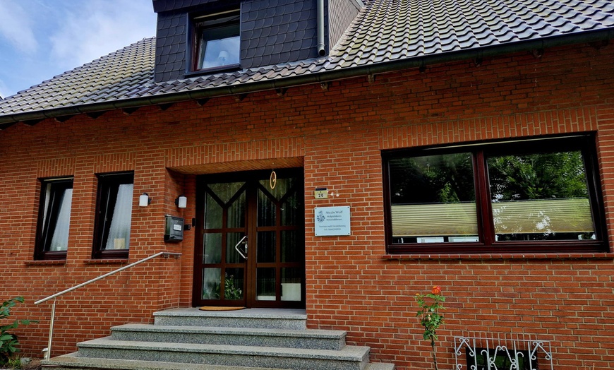 Image 5: 1 oder 3 therapeutische Frauenmassagen inkl. Anamnese für 1 Person