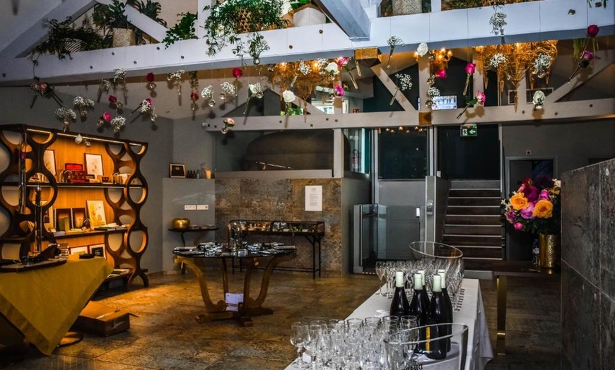 Image 10: Near Paris: double room with breakfast