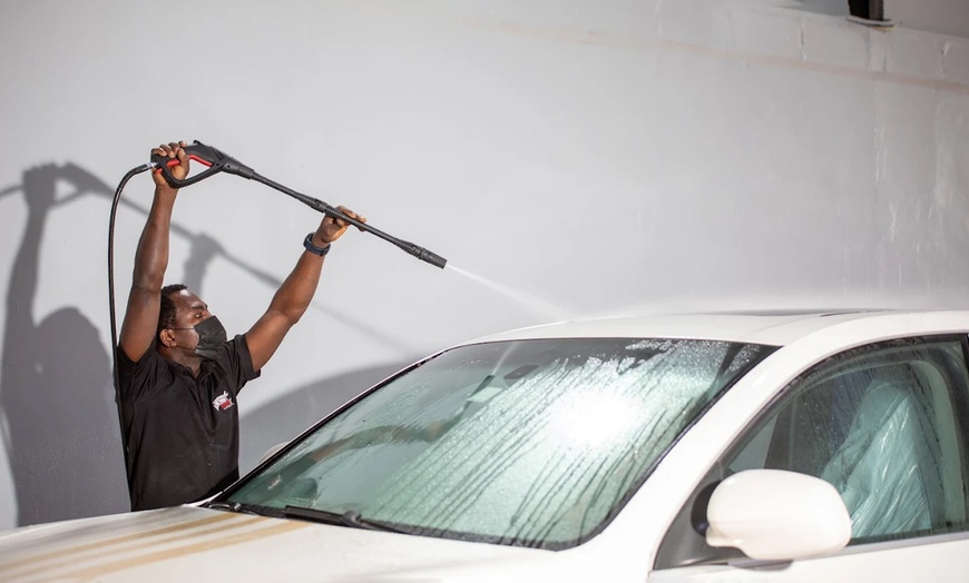 Image 2: Get a 4, 6, or 8 Cylinders Oil Change Package - Minor Servicing