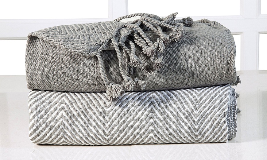 Image 4: Chevron Cotton Single Sofa Throw Two-Pack