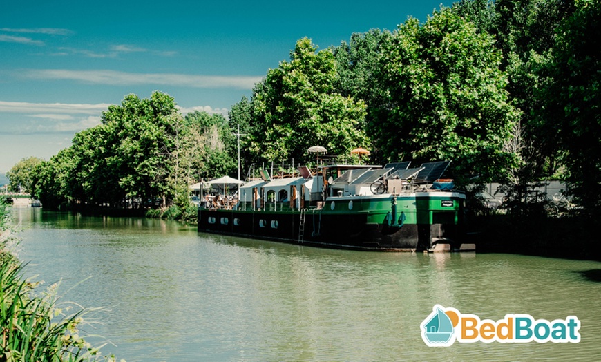 Image 2: Offrez-vous une nuit sur l’eau avec BedBoat