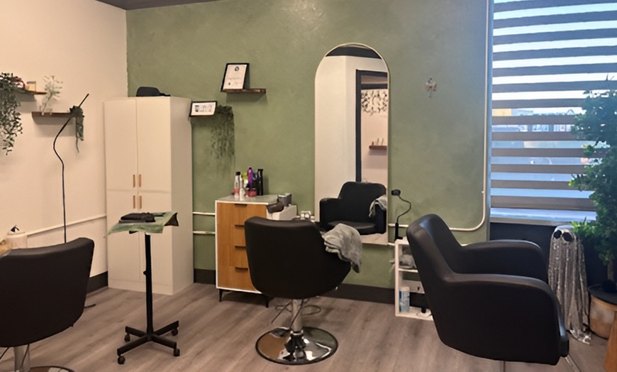 Image 2: Haircut, Shampoo, Deep Conditioning & Expert Color Services 