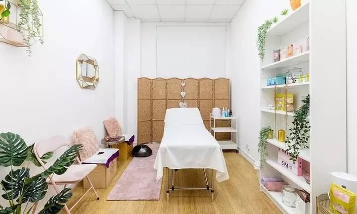 Intimate Lightening for Pubic Mound, Inner Thigh, Underarms or Bikini