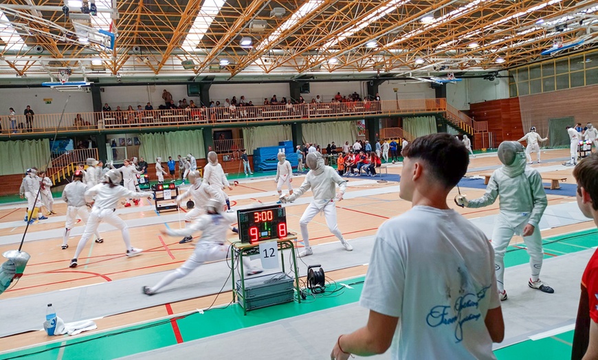 Image 4: Curso de iniciación a la esgrima, con 8 clases, para 1 o 2 personas