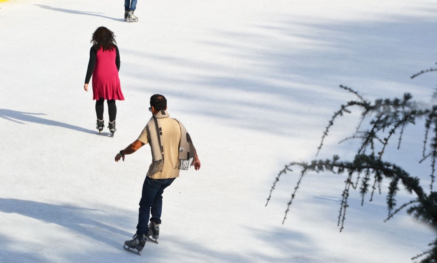 Image 2: New York City: Ice Skating at Wollman Rink with Skate Rental