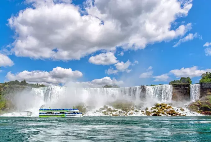 Walking Tours with Go Niagara Tours