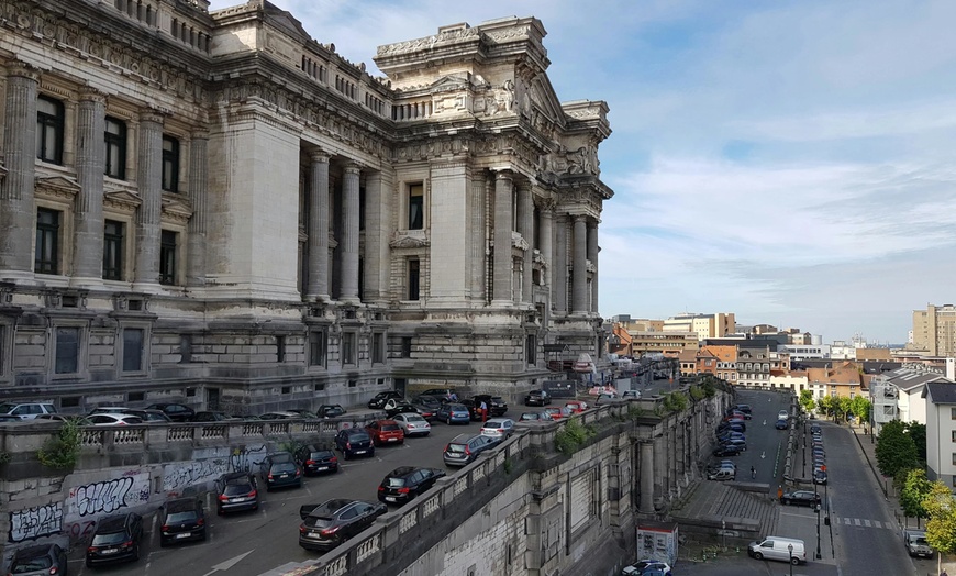 Image 4: ✈ Paris: 5-Day Getaway with Air & Hotel from Worldee