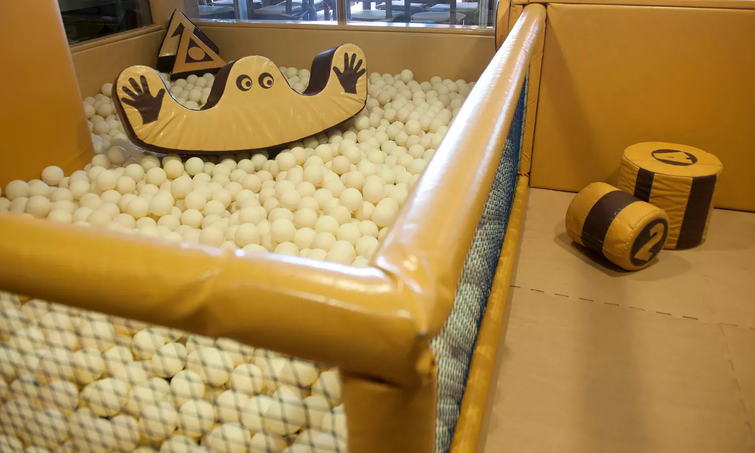 Menú mediterráneo para 2 o 4 con postres y vino con vistas al mar