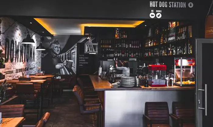 Cocktail nach Wahl inkl. Knabberzeug für bis zu 4 Personen