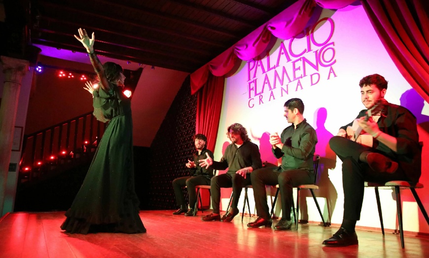 Image 1: Entrada a espectáculo flamenco para hasta 4 personas