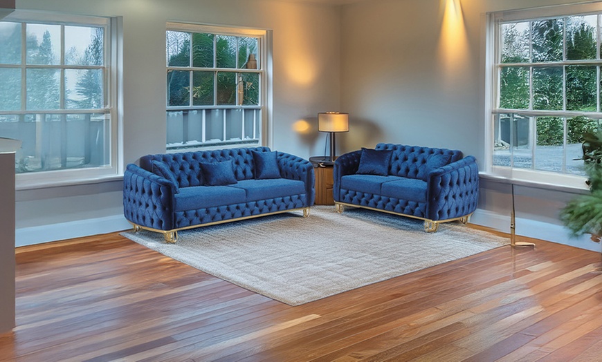 Image 1: Chesterfield & Kingston 3+2 Sofa Sets