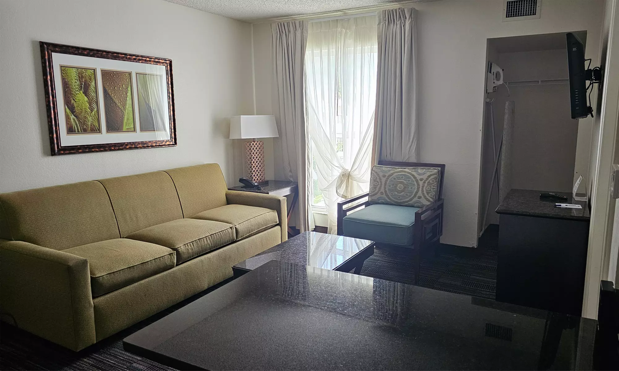 Orlando Hotel near Theme Parks - Perfect Stay!