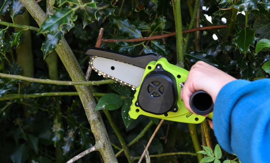 Image 3: Garden Gear Telescopic Chainsaw + Optional Spare Battery - 3 Models