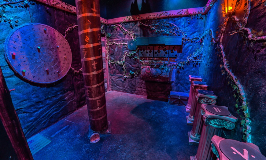 Image 5: Experience the thrill: Private Escape room for 4–6 friends
