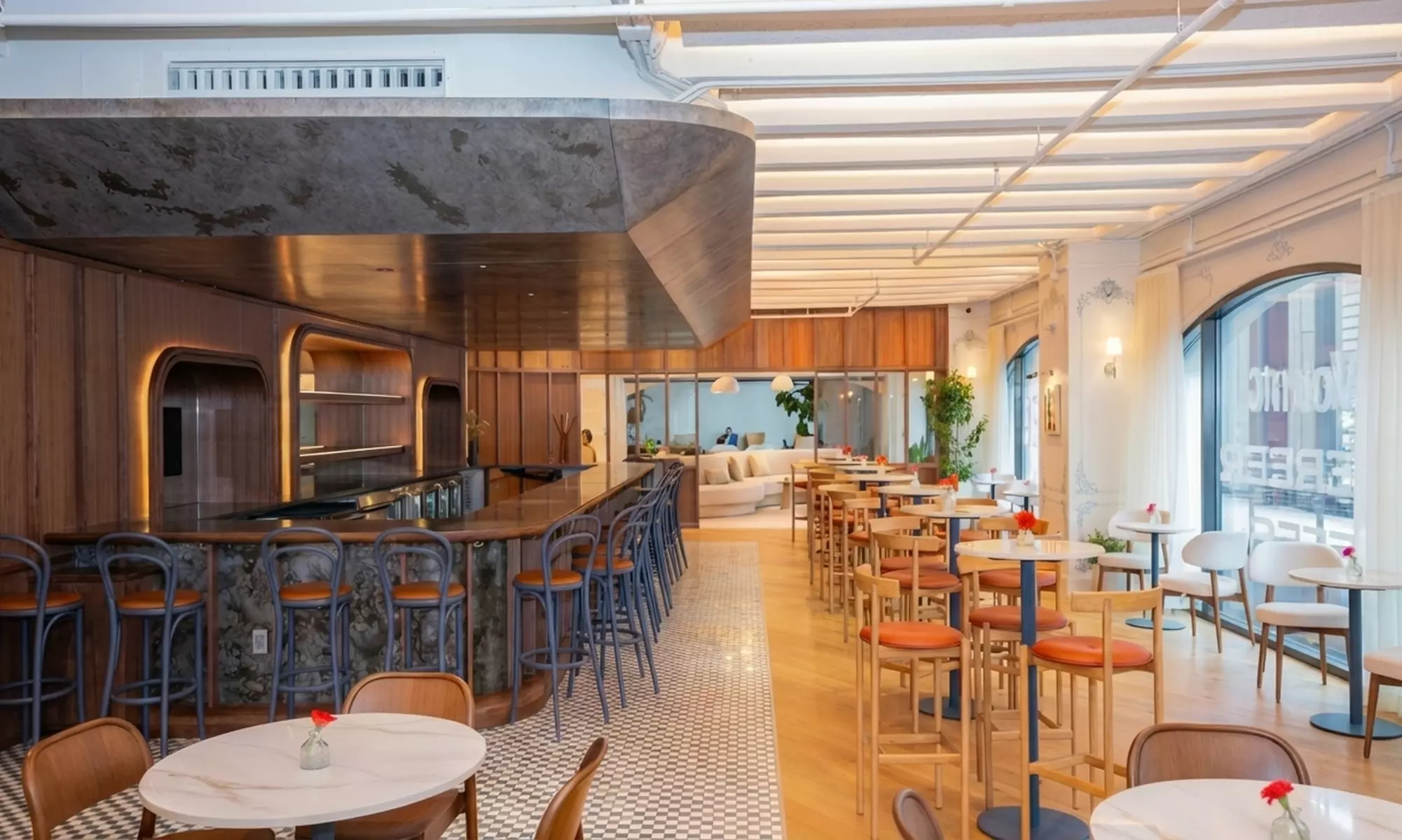 A Unique Modern French Brasserie in Midtown Atlanta’s Peacherie