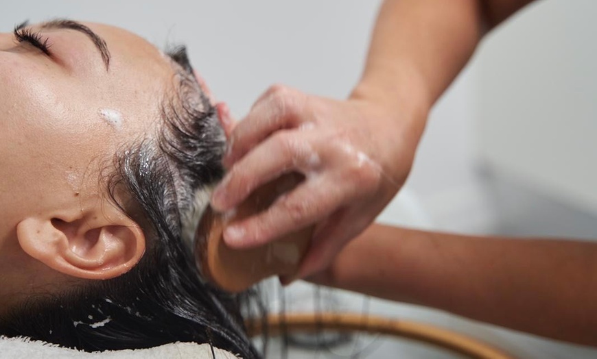 Image 3: Experiencia de spa capilar japonés deluxe con bebida de cortesía