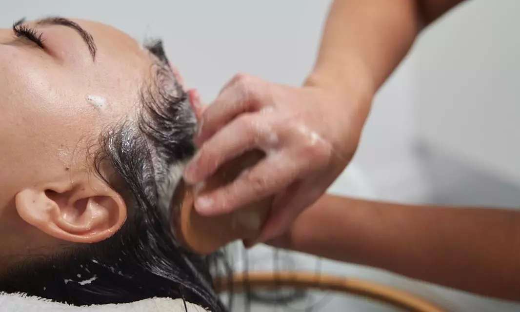 Experiencia de spa capilar japonés deluxe con bebida de cortesía