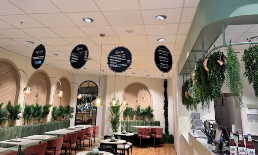 Image 4: Manti (gefüllte türkische Teigtasche) nach Wahl mit Topping & Getränk