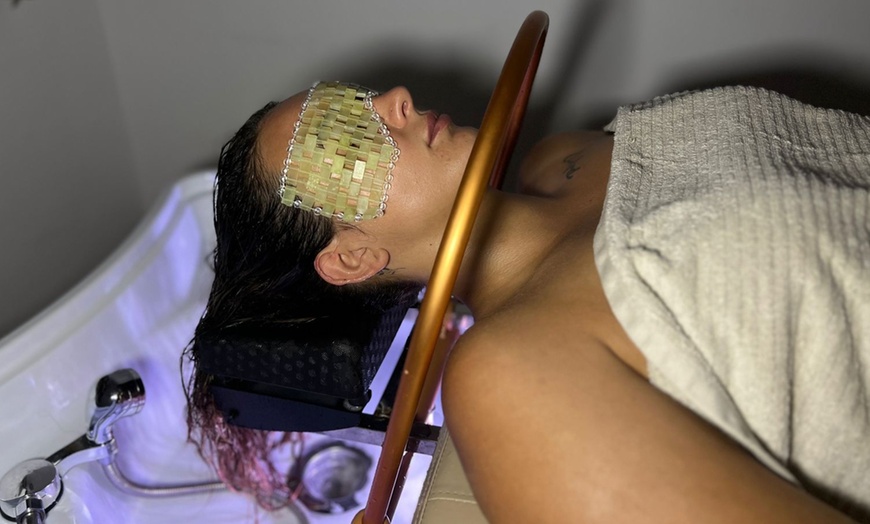 Image 6: Ritual de head spa japonés de 45, 60 o 90 minutos con chocolate y té