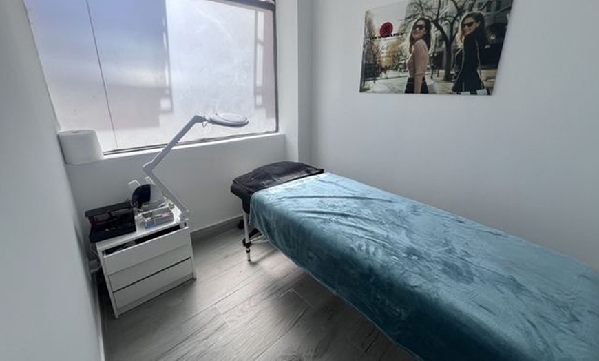 Image 4: Cuida tu rostro con una hidrolimpiza facial de 7 o 12 pasos a elegir 