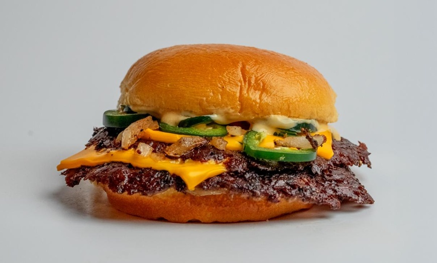 Image 1: Leckeres Burger-Menü inkl. Pommes für 1 bis 4 Personen