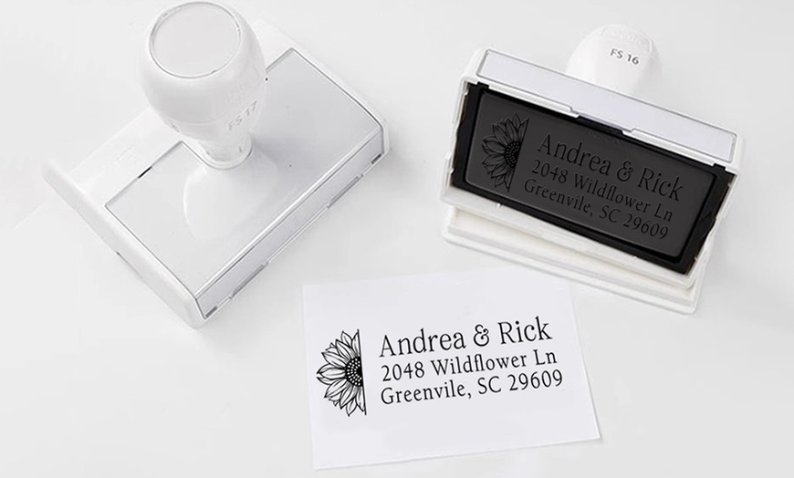 Image 6: 1-2 personalisierbare Stempel mit eigenem Text in Design nach Wahl