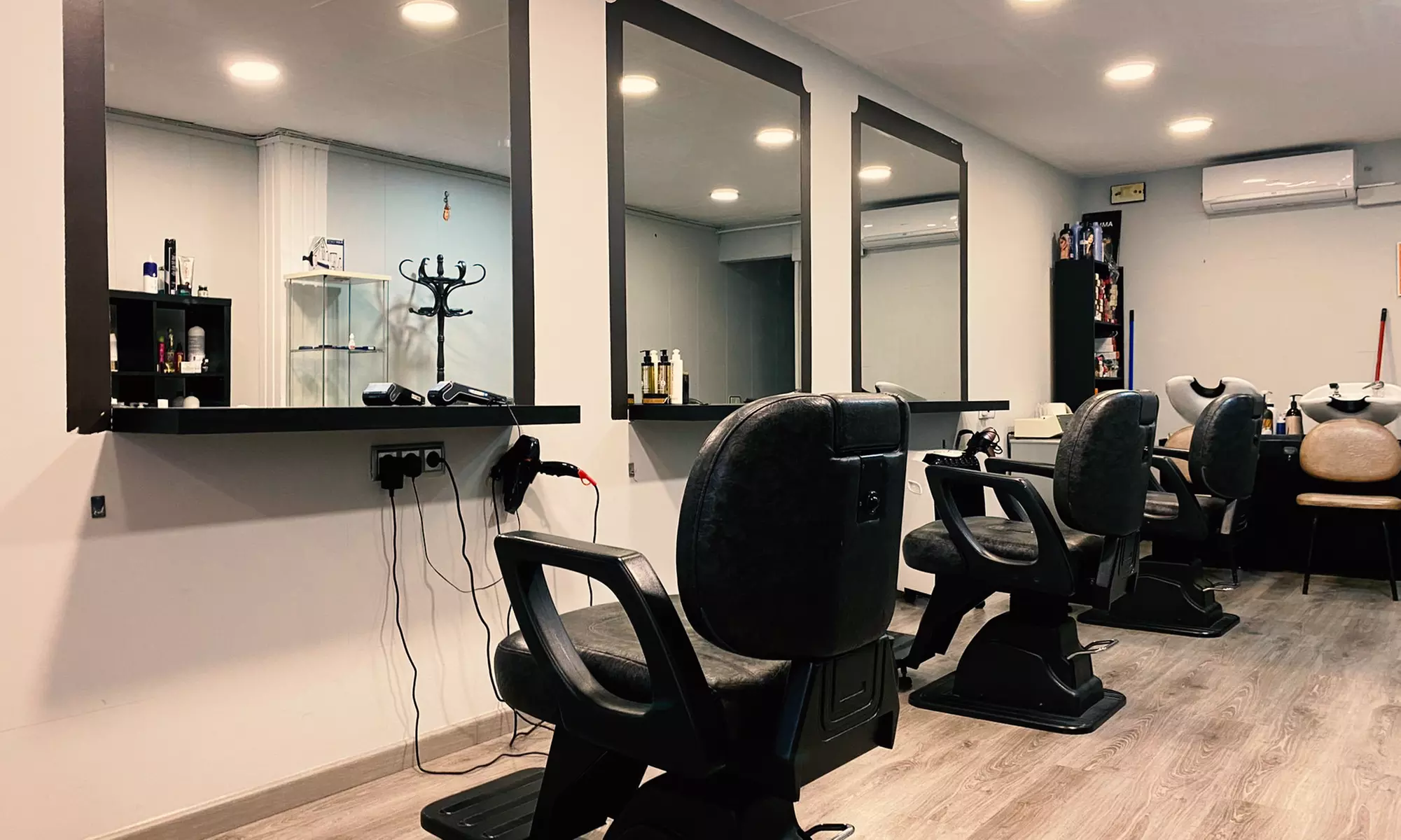 Sesión de peluquería con corte, secado y opción a tinte y mechas