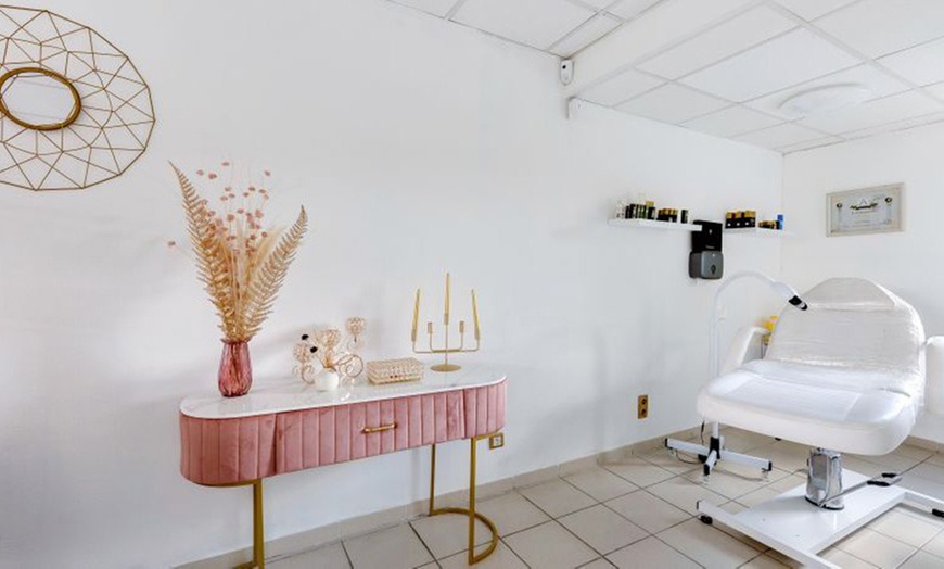 Image 4: Beauté du regard ou des lèvres avec microblading, candy lips ou autres