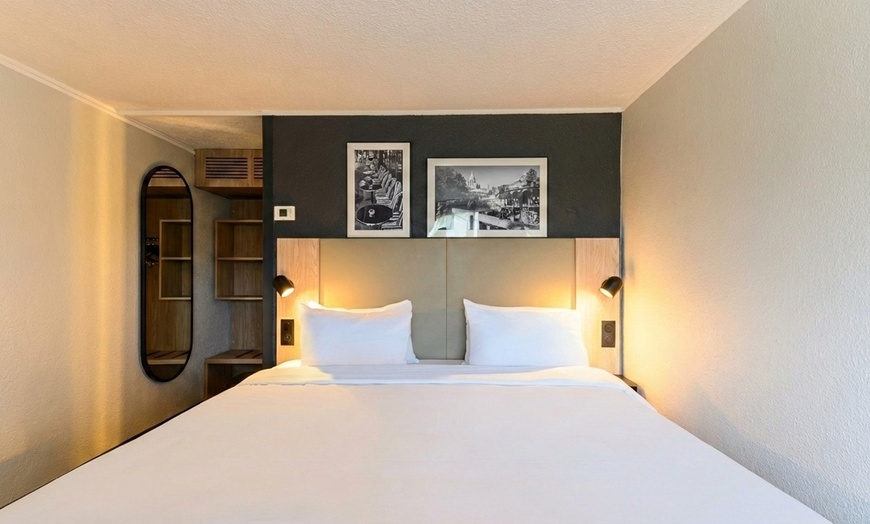 Image 4: ✈ Torcy: 2 to 4 Nights at a Hotel with Return Flights & Park Ticket