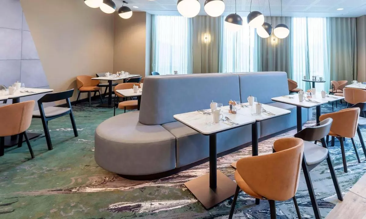 4* Liverpool: Standard King Room Stay with Breakfast and Late Checkout